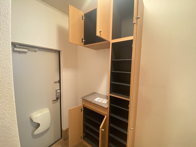収納　シューズボックス