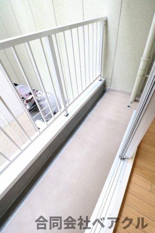 バルコニー　バルコニーからの眺めを楽しみながら食事をしませんか