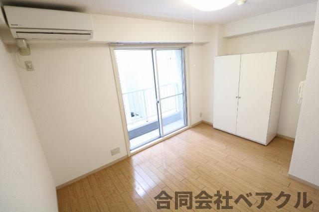 居室・リビング　こちらのリビングで趣味の時間をお楽しみください
