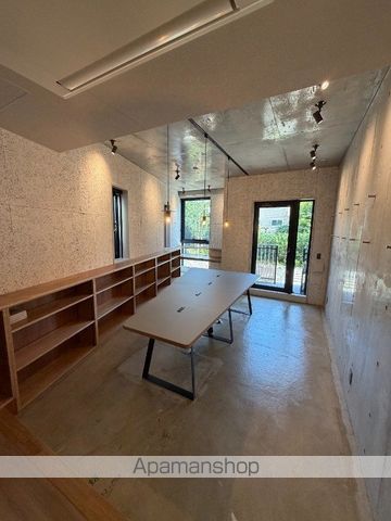 リヴ アン フルールの居間写真