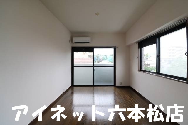 その他部屋・スペース　こちら寝室にいかがでしょうか。