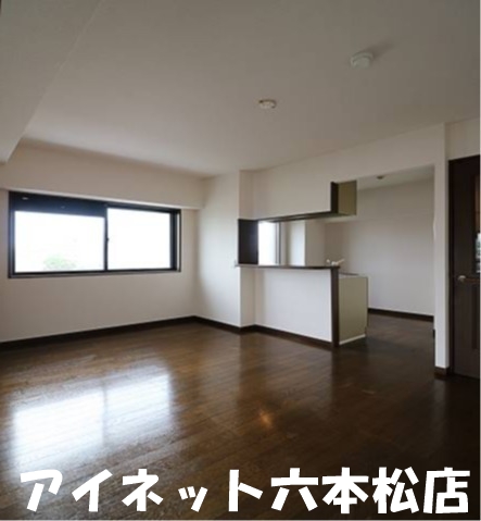 居室・リビング　広々としていいですね。