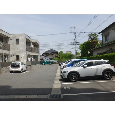 駐車場　駐車スペースもあります☆