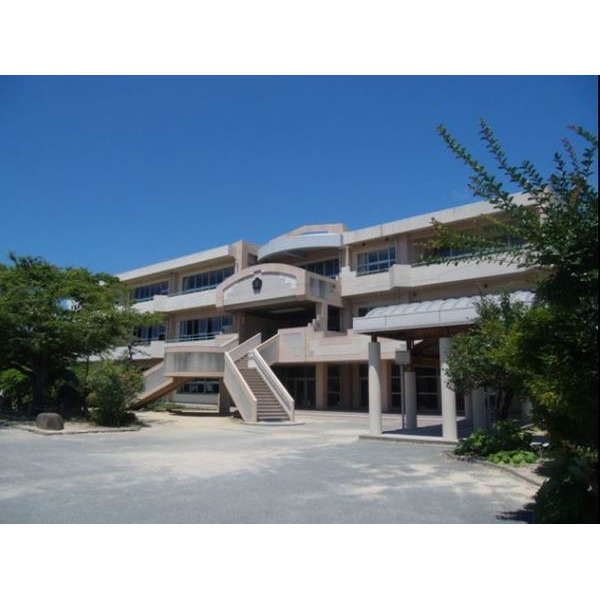 小学校　宇部市立琴芝小学校（小学校）まで1283m