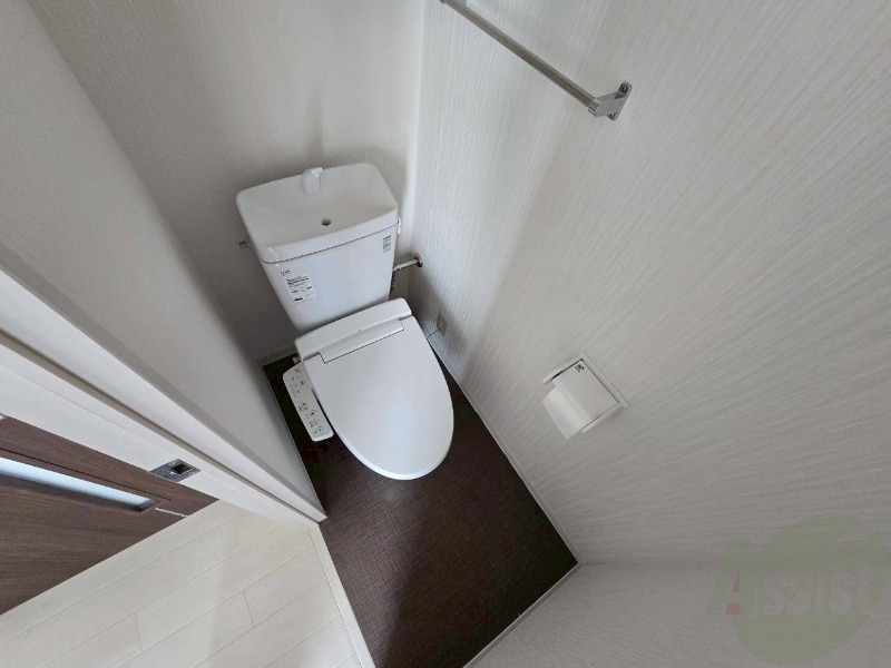 トイレ　ウォシュレット機能がついたトイレです。安心して使用できます。