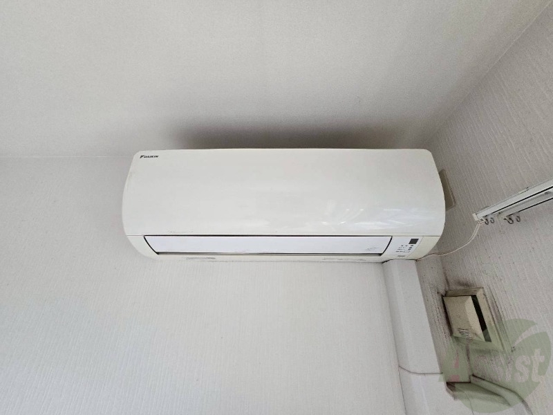 その他設備　ピカピカのエアコンが付いていました。寒暖対策ばっちり。