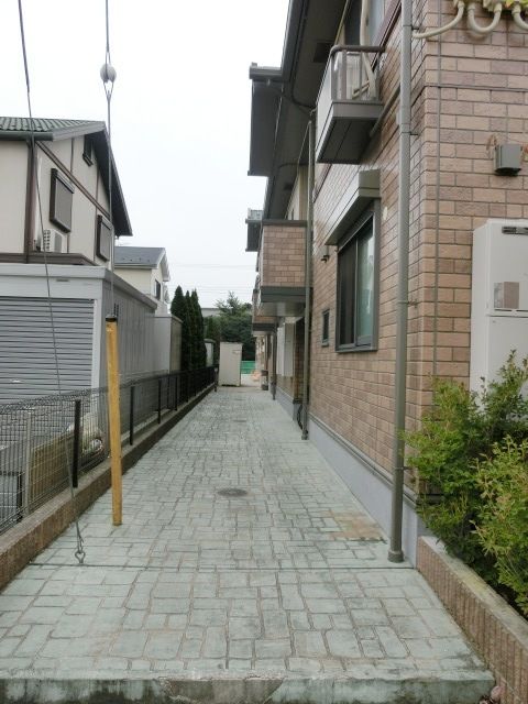 その他　エントランス前もスッキリしています。
