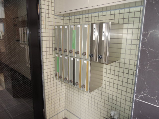 エントランス　ポスト