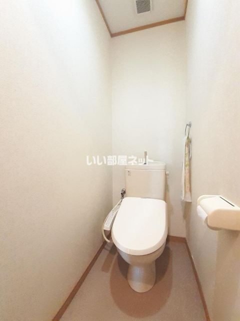 東武桐生線 藪塚駅 徒歩62分 3階建 築22年のトイレ写真