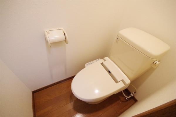 トイレ　類似室内