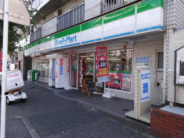 コンビニ　ファミリーマート宿町店（コンビニ）まで183m