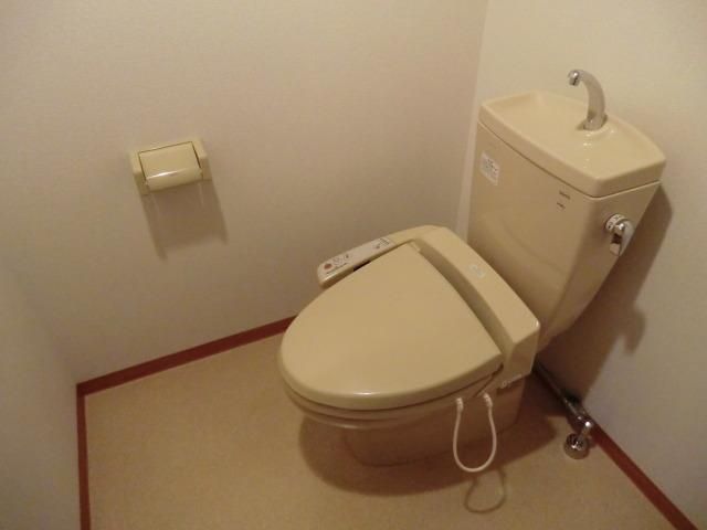 トイレ　ウォシュレット付きのトイレ