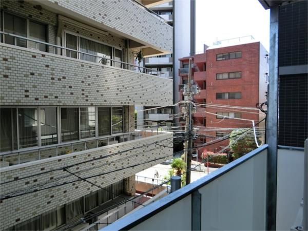 バルコニー　広々としたバルコニーです