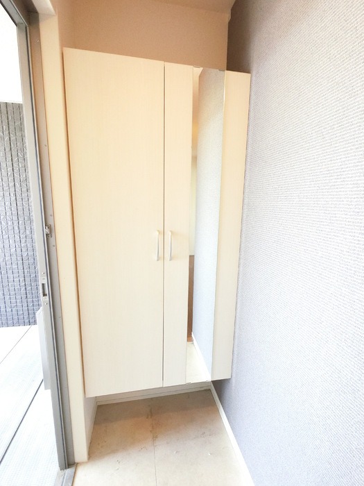 玄関　図面と現状に相違がある場合には現状を優先