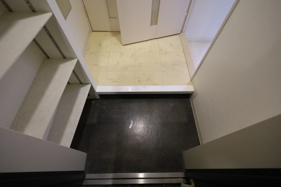 玄関　※別部屋の写真です