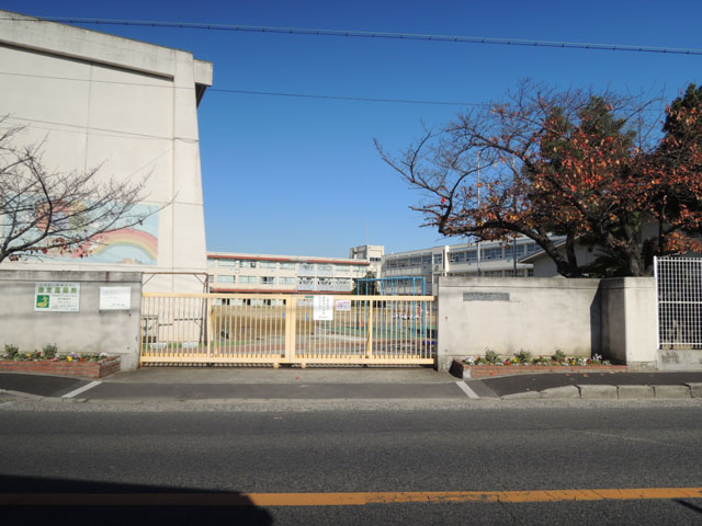 小学校　堺市立日置荘西小学校（小学校）まで151m