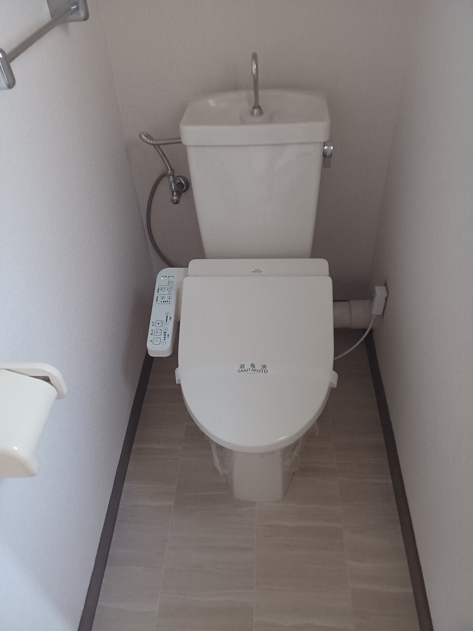 トイレ　温水洗浄便座新品