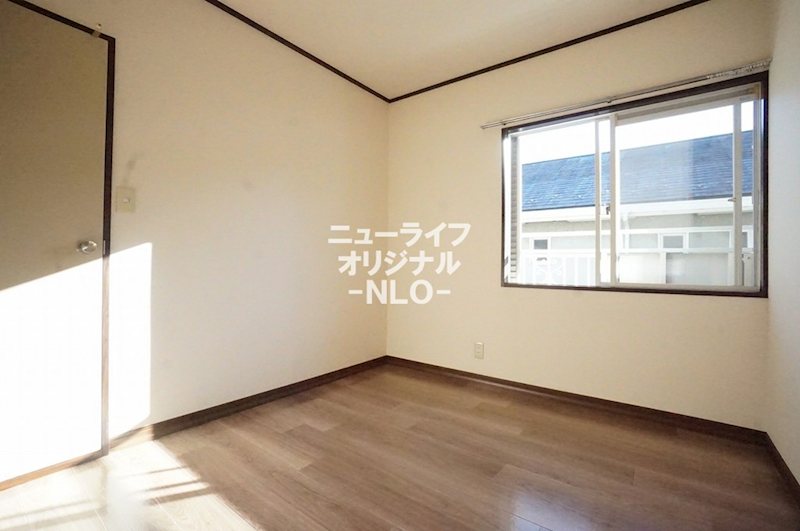 その他　洋室4.6帖　明るい光が差し込む心地良い住空間です☆