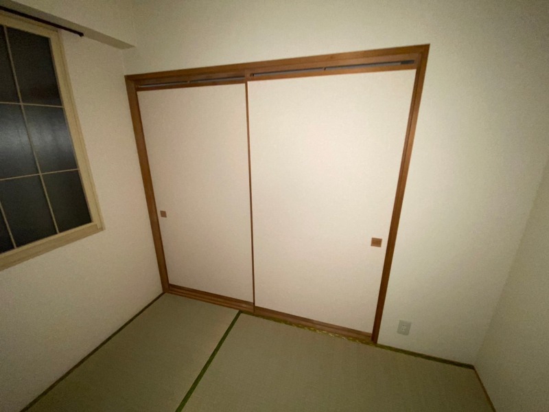 収納　寝室には収納があります。すっきり片づけましょう！