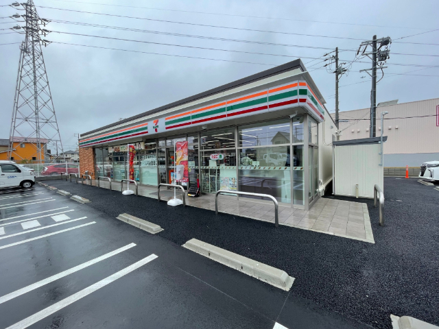 コンビニ　セブンイレブン小牧岩崎店（コンビニ）まで236m