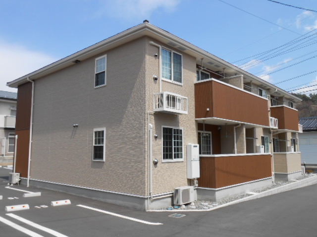建物外観　バルコニー側（南面）を南西方向より撮影