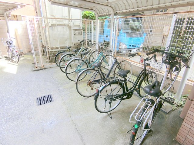 その他共有部分　駐輪場（年2000円）