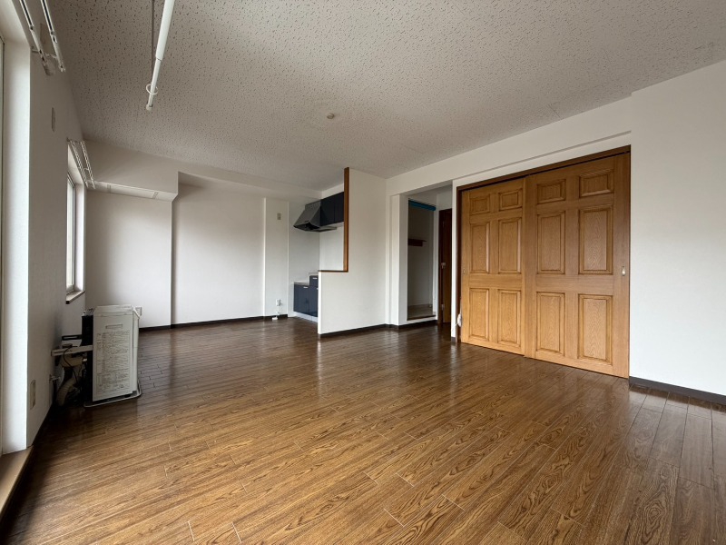 居室・リビング　広くてキレイなお部屋が広がっていて、充実した生活が送れそう。