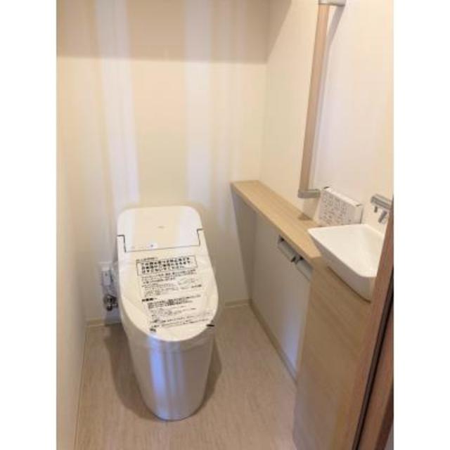 トイレ　※写真は同タイプ住戸です。