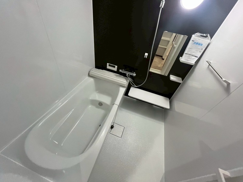 バス・シャワールーム　お風呂になります。一日の疲れを癒してくださいね。