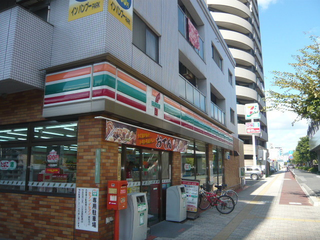 コンビニ　セブンイレブン広島祇園新道店（コンビニ）まで303m