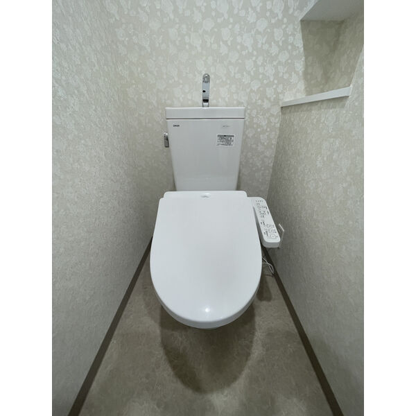 トイレ　※204号室の写真です