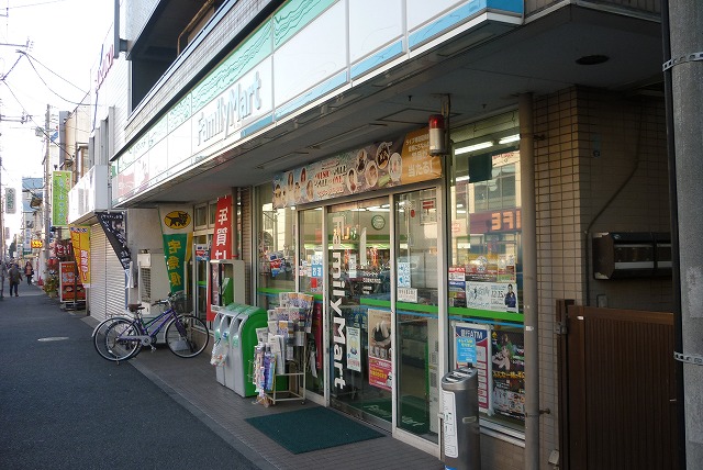 コンビニ　ファミリーマート　石田屋神之木町店（コンビニ）まで579m