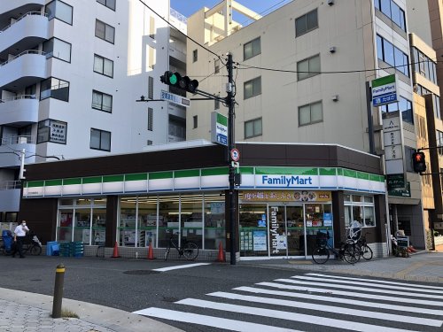 コンビニ　ファミリーマート天王寺堀越町（コンビニ）まで111m