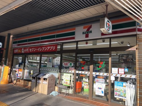 コンビニ　セブンイレブン大阪堀越（コンビニ）まで339m