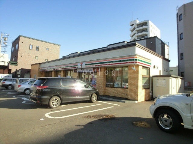 コンビニ　セブンイレブン札幌南円山店（コンビニ）まで434m