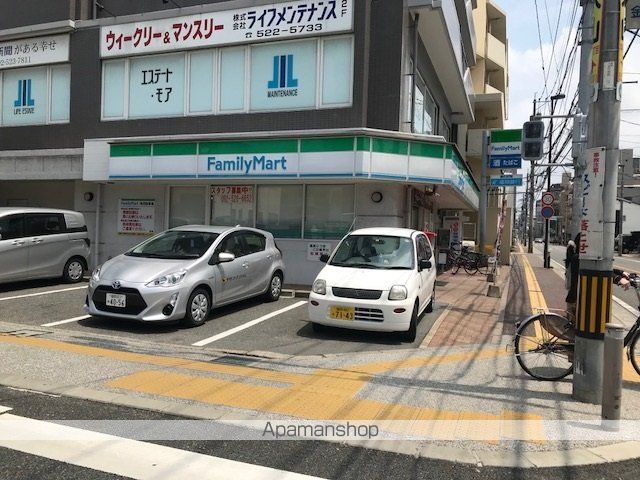 コンビニ　ファミリーマート（コンビニ）まで111m
