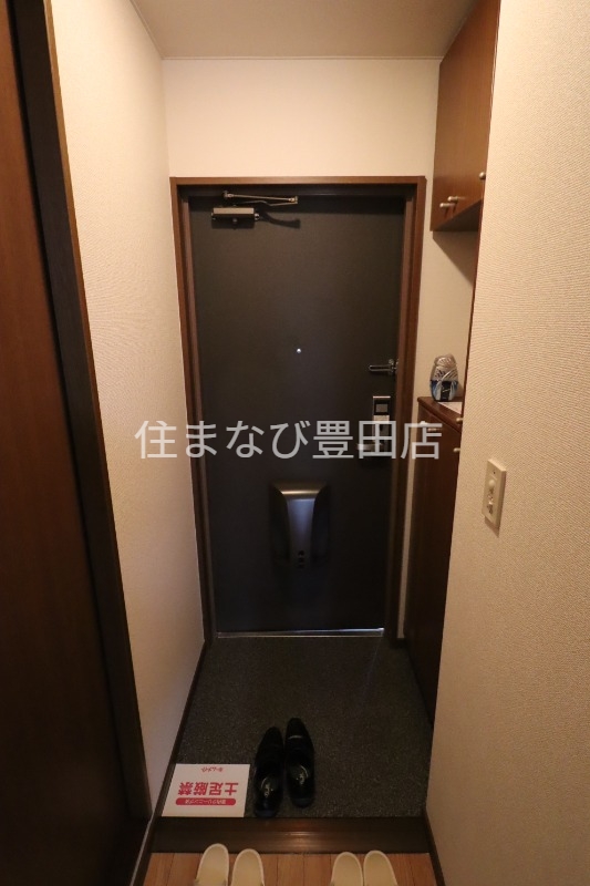 玄関　同型別部屋写真