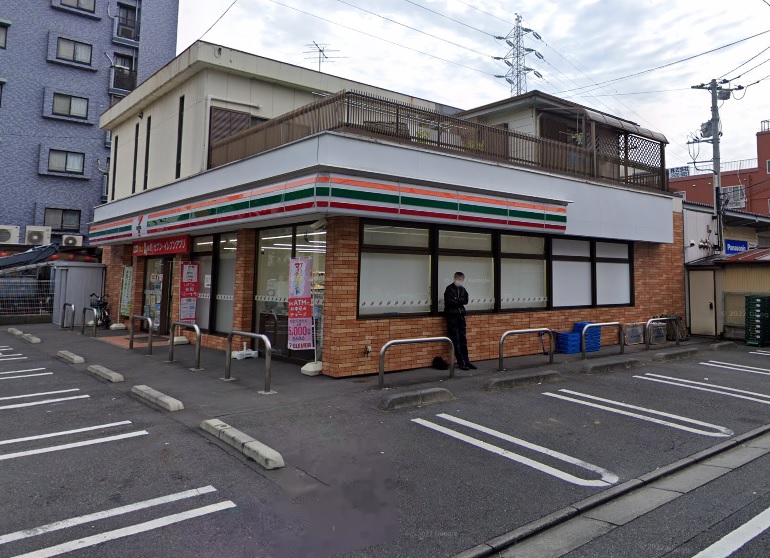 コンビニ　セブンイレブン 足立東綾瀬店（コンビニ）まで304m