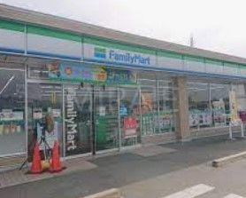 コンビニ　ファミリーマート鎌倉津店（コンビニ）まで720m