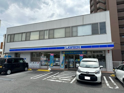 コンビニ　ローソン名東社台店（コンビニ）まで801m