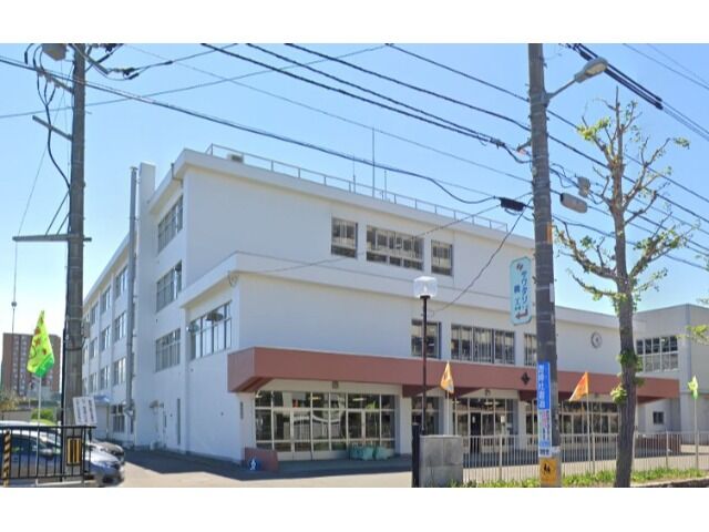 小学校　札幌市立豊園小学校（小学校）まで599m