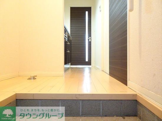 玄関　★お問い合わせはタウンハウジングまで★