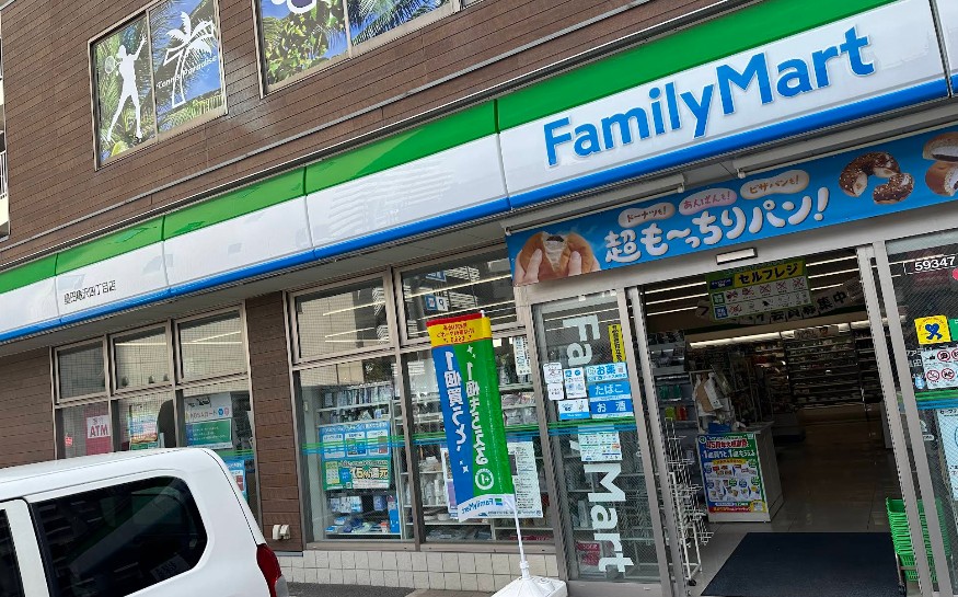 コンビニ　ファミリーマート墨田亀沢四丁目店（コンビニ）まで40m