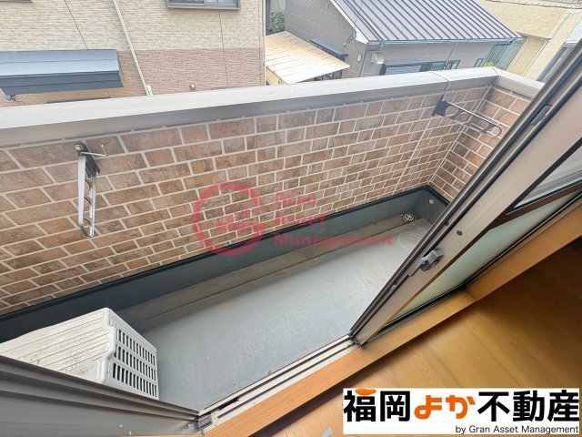 バルコニー　【福岡よか不動産】外からの目が気にならないバルコニーで洗濯物