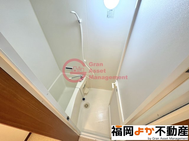 バス・シャワールーム　【福岡よか不動産】落ち着いた空間のお風呂です