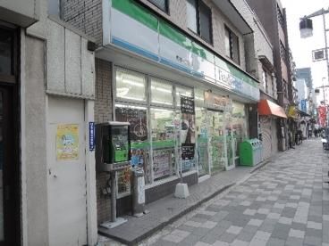 コンビニ　ファミリーマート荒川東尾久店（コンビニ）まで520m