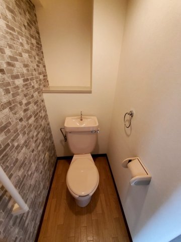 ＪＲ山陽本線 姫路駅 徒歩22分 3階建 築31年のトイレ写真