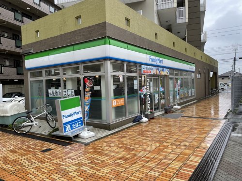 コンビニ　ファミリーマート 都筑ふれあいの丘駅前店（コンビニ）まで1603m