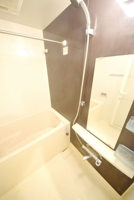 バス・シャワールーム　写真は同タイプ住居です。