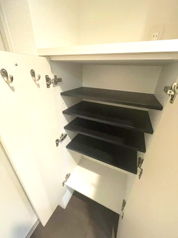 収納　(参考)同マンション反転タイプの間取り部屋写真